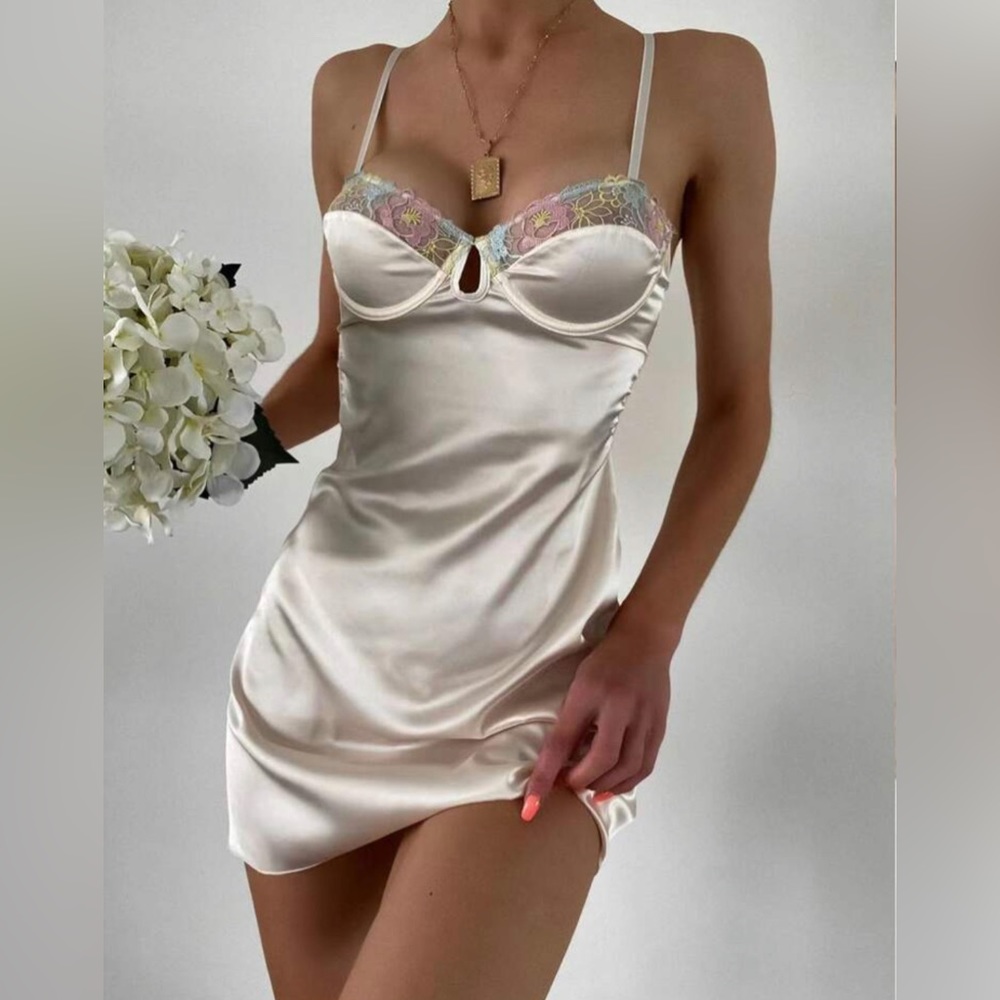 Champagne/peach/nude floral embroidery slip